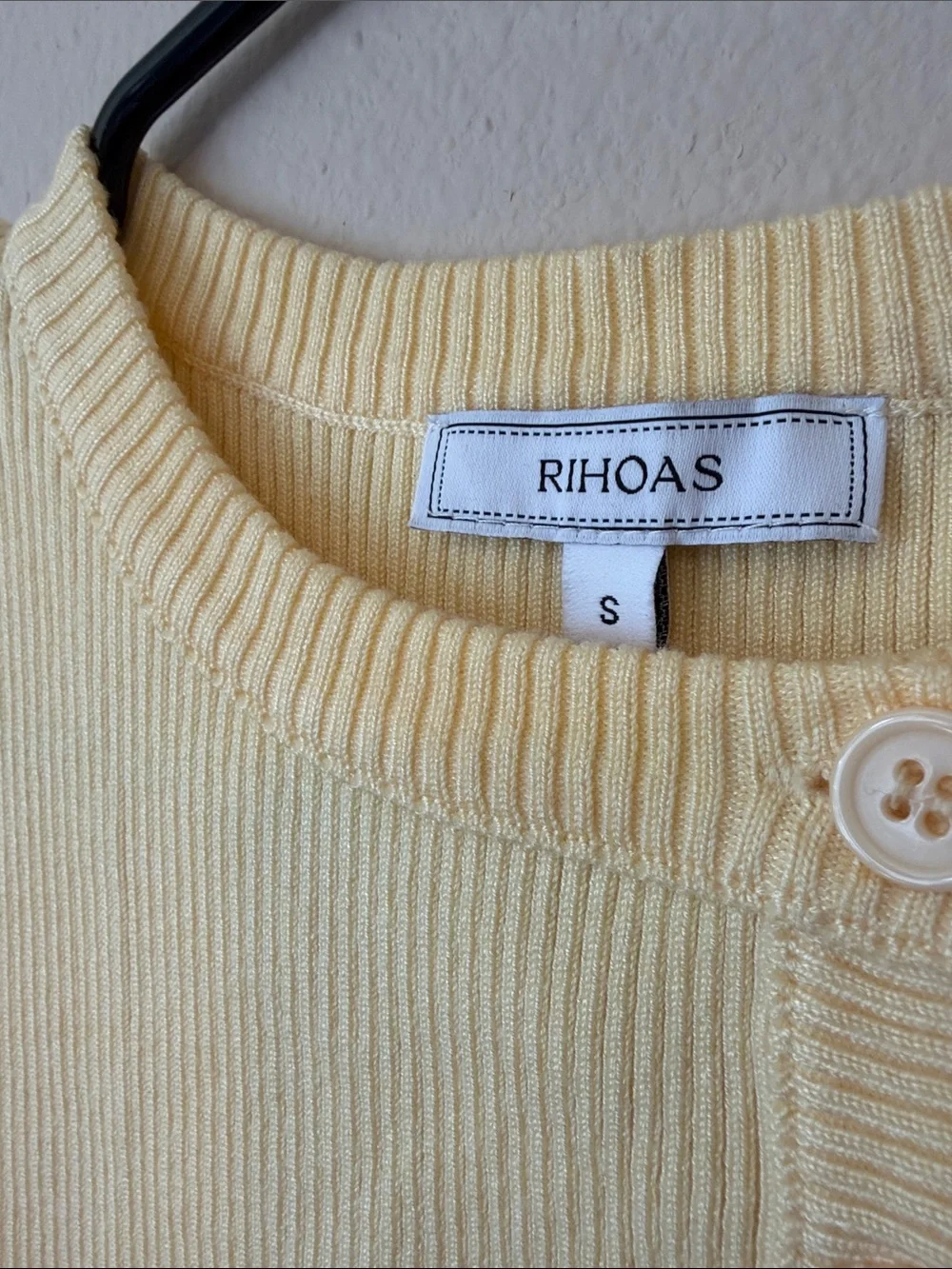 RIHOAS Pale Yellow Ribbed Button-Front Tank - Picture 3 of 5